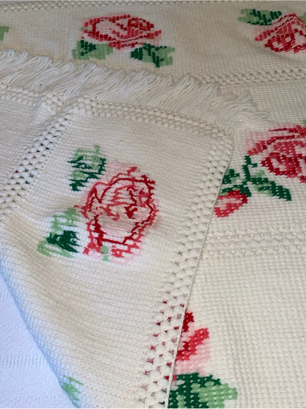 Hand crochet Afghan throw cottage rose Crosstitch cottage core 38“ x 80“ – B 12